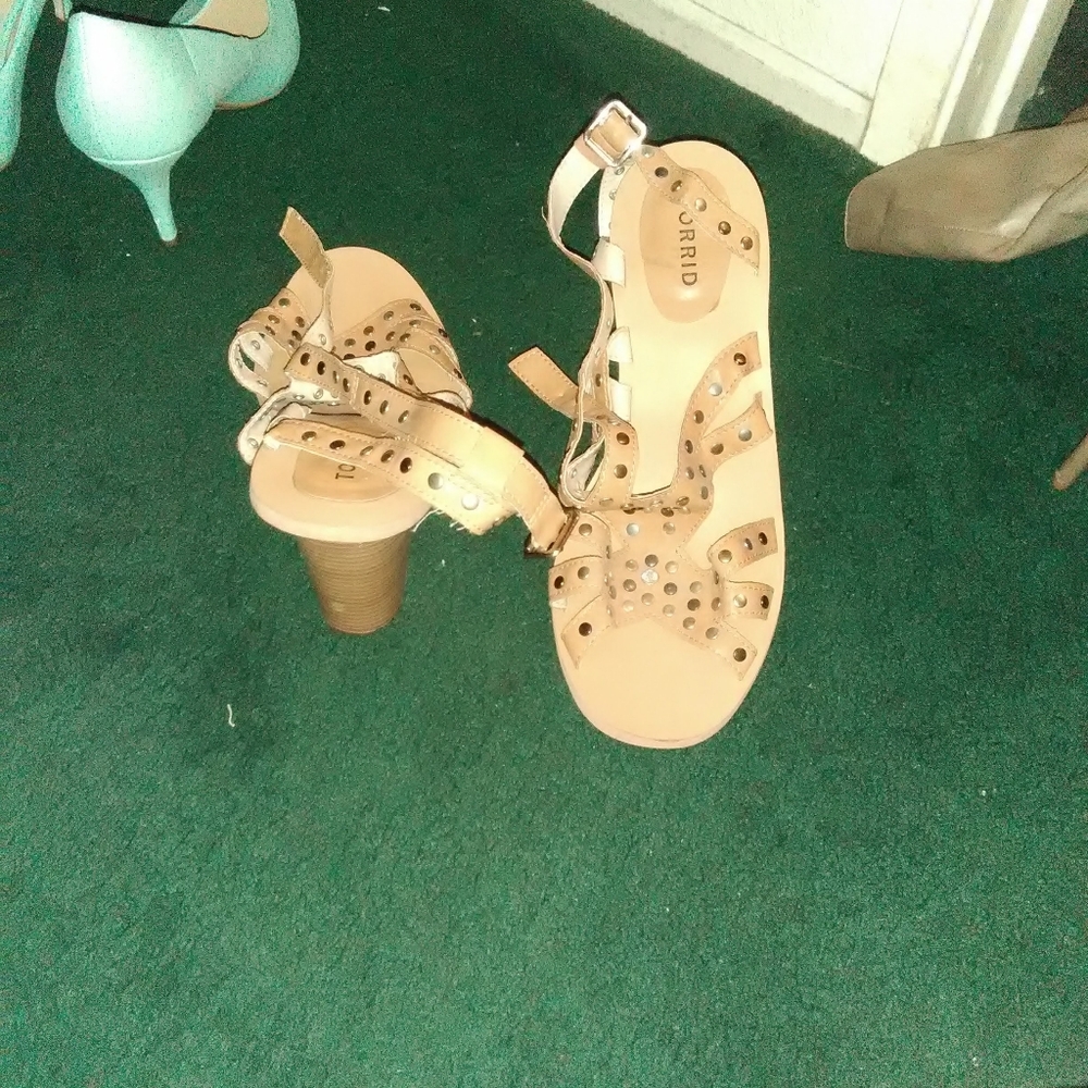Sandles